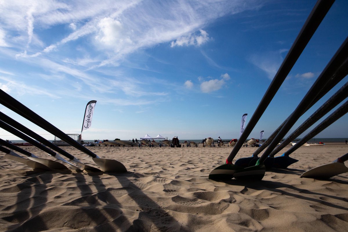 FFAviron's tweet photo. J-1 avant le début des championnats de France d'aviron de mer à Dunkerque !  

Des sourires, du sable, du soleil ! Que demander de plus 😍

----
@MAIF @CNR_Officiel @Dunkerque 
#championnatsdefrance #avirondemer #dunkerque https://t.co/quOpehDBAi