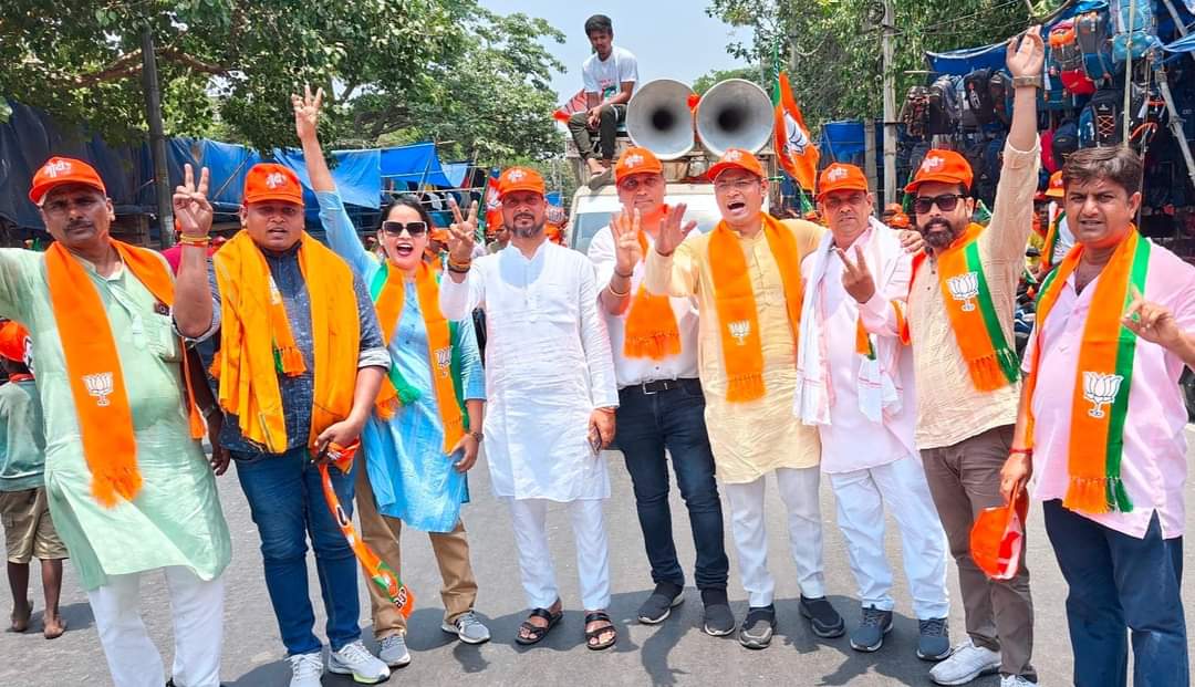 preetiguptaASL's tweet photo. जनसंपर्क अभियान 
बाहरी जिला दिल्ली 
#AbkiBaarPhirModiSarkar

@Virend_Sachdeva @richapandey @BJPMahilaMorcha @yogenderchando1 @ramsiyasharan https://t.co/vDv3InonTt