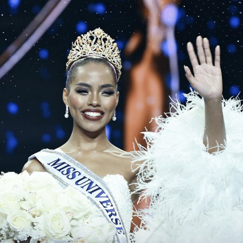 PopCrave's tweet photo. Chelsea Manalo has been crowned Miss Universe Philippines 2024.

She becomes the first half-Black half-Filipino to win the title. https://t.co/K9Pf75XFa2