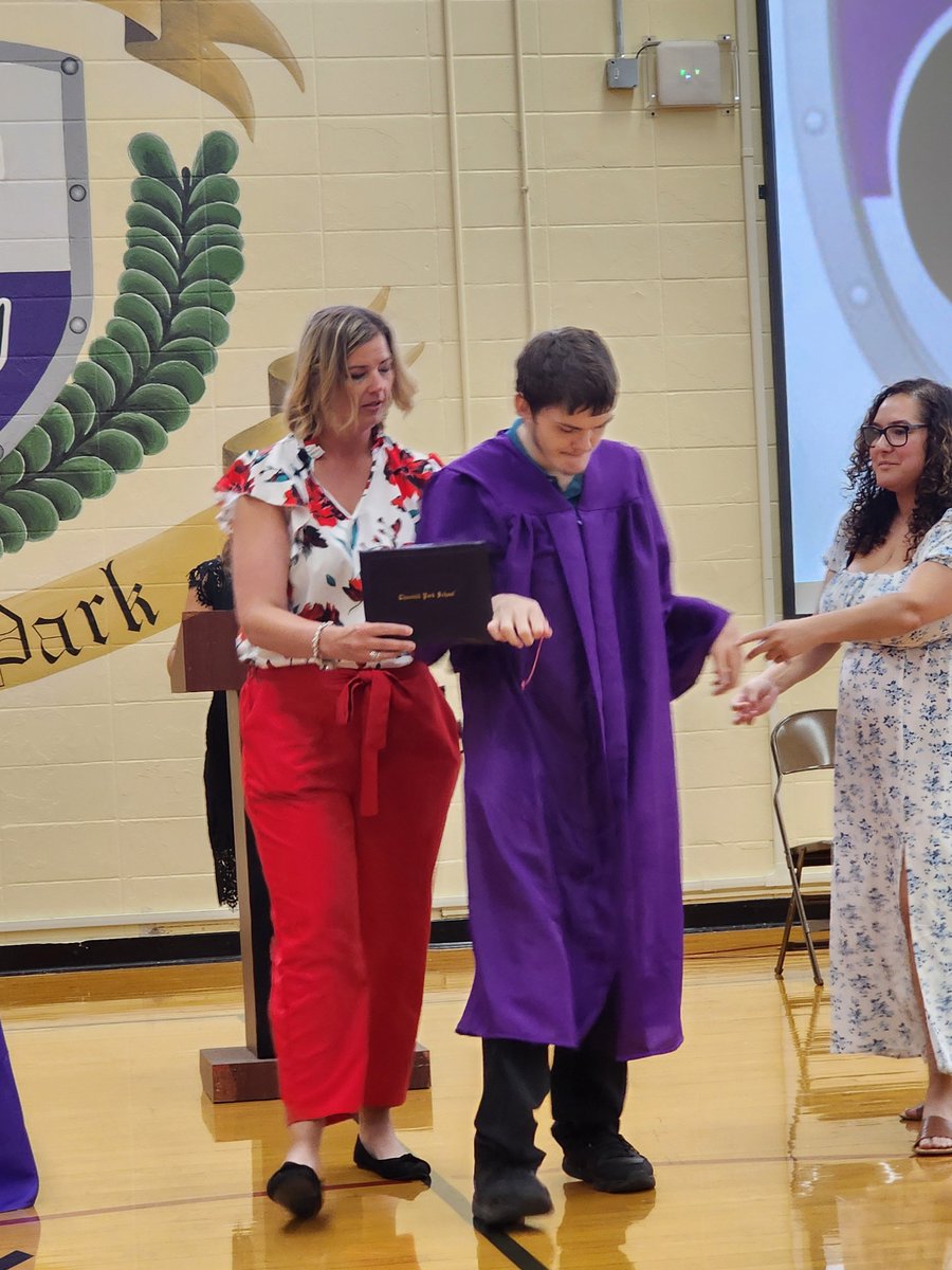 JCPSKY's tweet photo. 🎓🎉Woo hoo! You did it, Class of 2024! Congratulations to the graduates at @CHPCRUSADERS #JCPSgrad2024 https://t.co/AgFPYFjdgr