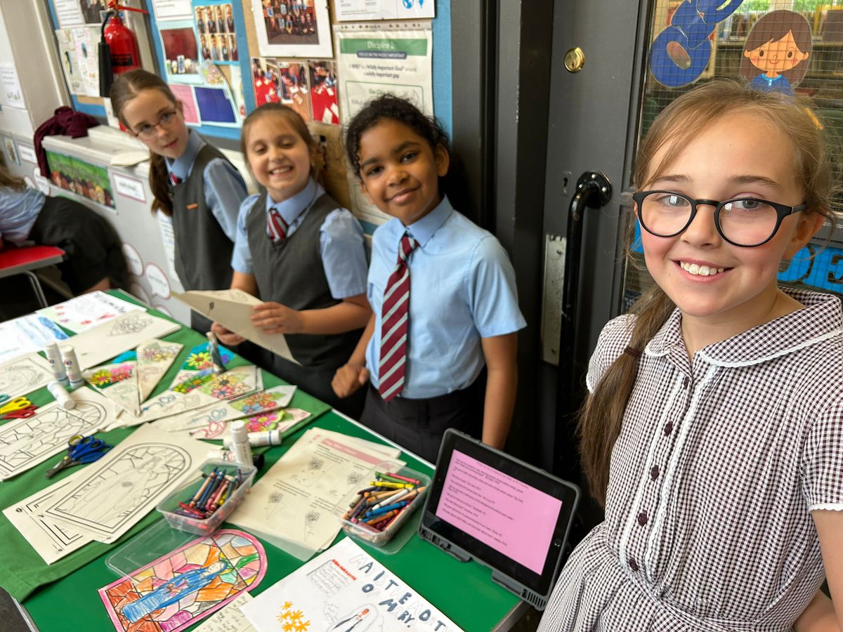 StCharlesGla's tweet photo. Our #FaithCommittee explained the work they have been doing to ensure that learners in our school grow in #Love and #Faith and that they are understanding of all faiths. They shared that this month they are promoting #MarianDevotion. They had organised some activities for our visitors to do which they could then take home to display. #CommunityOfFaith #LeadershipEvent #Diversity #Equalities