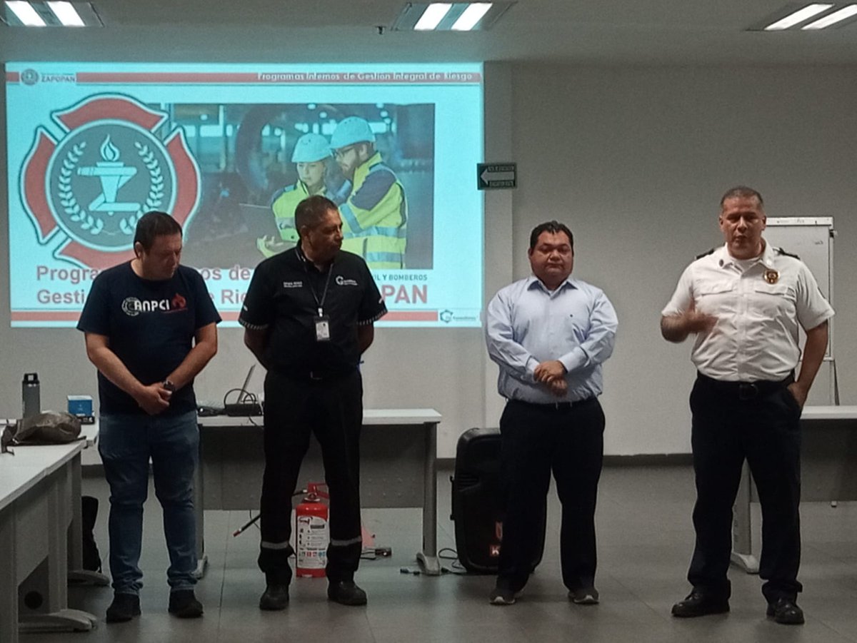 UMPCyBZ's tweet photo. #Entérate 
Esta semana impartimos el Curso Avanzado de Programas Internos de Gestión Integral de Riesgos, a consultores de la Asociación Nacional de Profesionales en Protección Civil y Combate de Incendios #ANPCI. 🔠 ⛑

🧵 https://t.co/hhVoqtQhZw