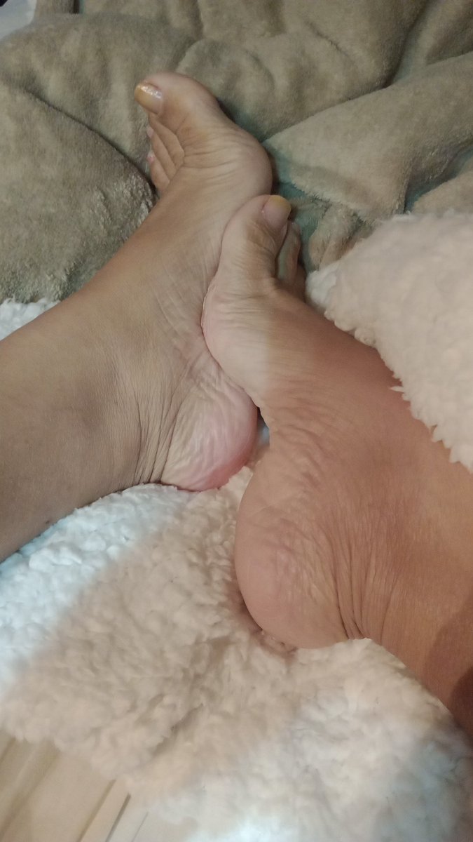lillith_fetiche's tweet photo. Tarde fria o que faria com eles ?
#podolatra #podolatras #podolatrasbrasil #feet #solinhas #solinhaslindas #amopes #pés #podolatriabrasil #podolatriabrasileira #pezinhos #pezinhosfemininos #fetiche #solas #girlfeet #belospés #compropackdope https://t.co/UBS5dAq671