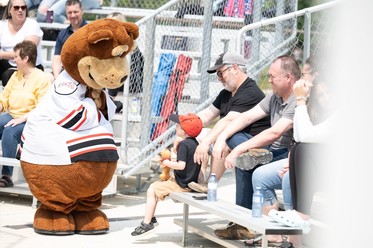 AttackOHL's tweet photo. Throwback to 2022-23 Attack BBQ and Ball Game. Good Times🥳⚾️
Happening again this coming Sunday May 26th!
Baseball starts at 10:30AM @ Ducan McLellan Park ball Diamonds.
Lunch starts at 1PM @ Harry Lumley Bayshore Arena📍
#OSABBQ #OwenSoundAttackBBQ #AttackBBQ https://t.co/5vdeVcGUzI