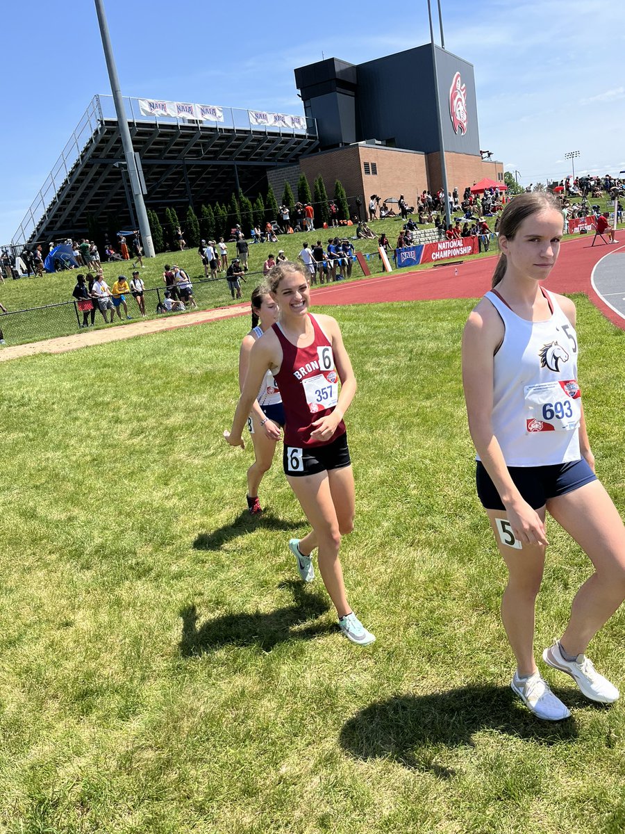 HCBroncoXCTF's tweet photo. Veronica Pinkerton breaks her own school record in the prelims of the 800m run with a time of 2:09.38. She qualifies for finals tomorrow. https://t.co/UskkuPS40g
