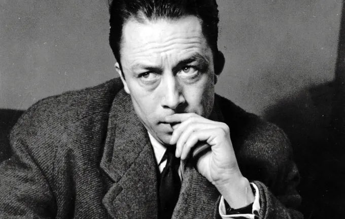 « C'est le siècle de la polémique et de l'insulte. Elle tient, entre les nations et les individus, et au niveau même de disciplines autrefois désintéressées la place que tenait traditionnellement le dialogue réfléchi. » Albert Camus