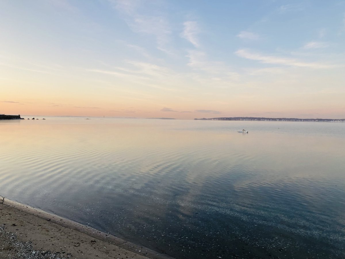 Just another reason to move to #RhodeIsland and come work with me, @weldeiry, @SenduraiMani, @rwsobol and more. THIS is my view every morning : @BrownUCancer #WaterViews