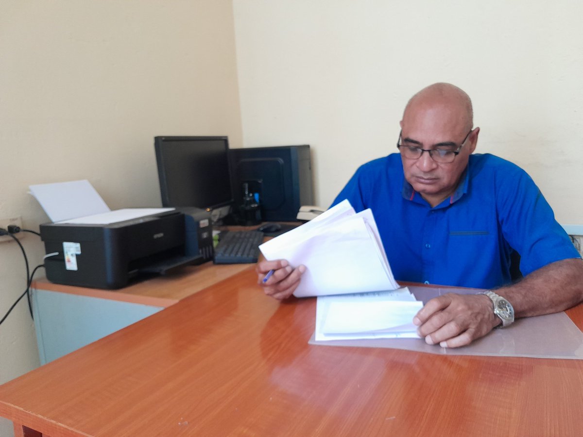 maybetanco1's tweet photo. A propósito del #Aniversario61 de la colaboración médica cubana 🇨🇺 declaró el dr Evelio Martínez, jefe de esta área en #Holguín 👇
📌Se encuentran más de 2️⃣0️⃣0️⃣0️⃣colaboradores de #Holguín en 4️⃣0️⃣ países 🌍 #HolguinSi #CubaPorLaVida #CubaCoopera @yamelverdecia @japortalmiranda https://t.co/GqpXMKYY3N