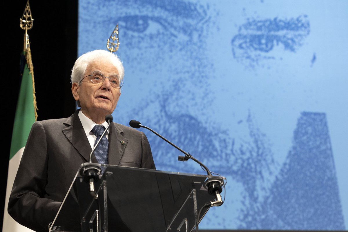 Quirinale's tweet photo. Il Presidente #Mattarella è intervenuto ad #Asti durante la cerimonia commemorativa del 30° anniversario della scomparsa dell’On. Giovanni #Goria
Il video: https://t.co/P04fo2kPrJ https://t.co/wH8bk1uS2u