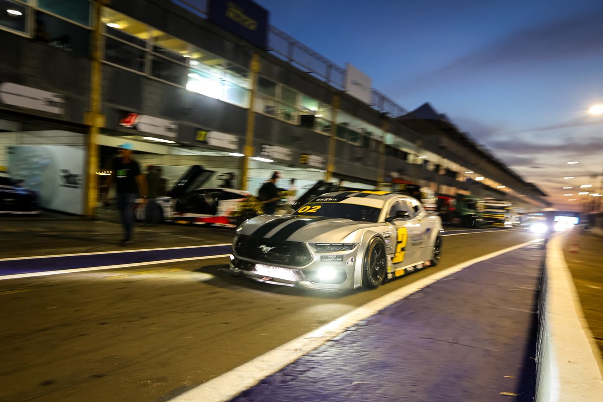 NASCARBrasil's tweet image. O #tbt desta quinta é uma seleção de imagens da Etapa  #nightchallenge 2024 da @nascarbrasil .

📸 Luciano Santos e @caiquersf / @sigcombr

#NASCARBrasil #nascarbrasilseries #NASCAR