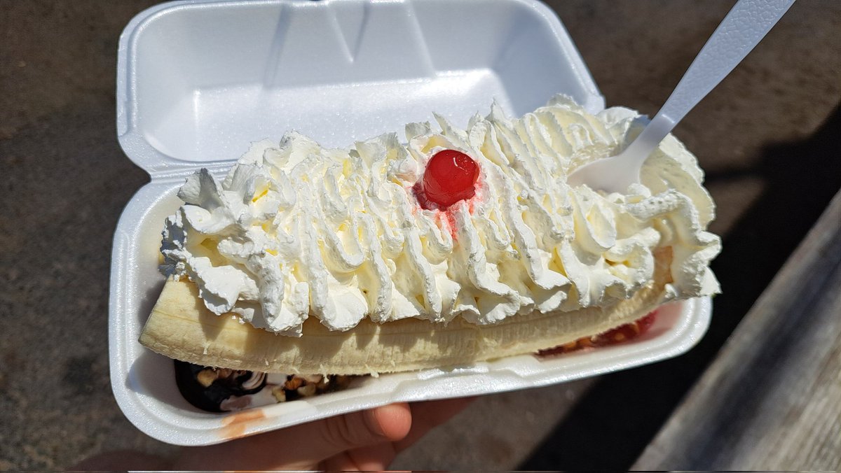 JacksonBothmann's tweet photo. Old head dessert.  You don't see these too often anymore.  Presumably due to woke. https://t.co/8EmJs94Bj9