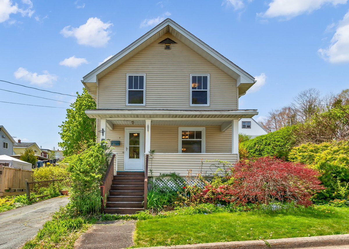 SawlerGroup's tweet photo. Just Listed!  9 Mayflower Street, Dartmouth.  $449,900.  Leave the car at home and walk to Downtown Dartmouth, Halifax ferry, Lake Banook and all levels of schools.  Call, text or DM to arrange a private viewing or virtual tour this weekend! https://t.co/yVRSmz1Ws1