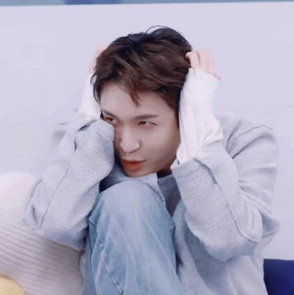 CosmicTurtle38's tweet photo. ای خدااااااا ییشینگ همش اینقده 🤏😭
#EXO #LAY #张艺兴 #YIXING
@weareoneEXO @layzhang https://t.co/KkveroGqzs