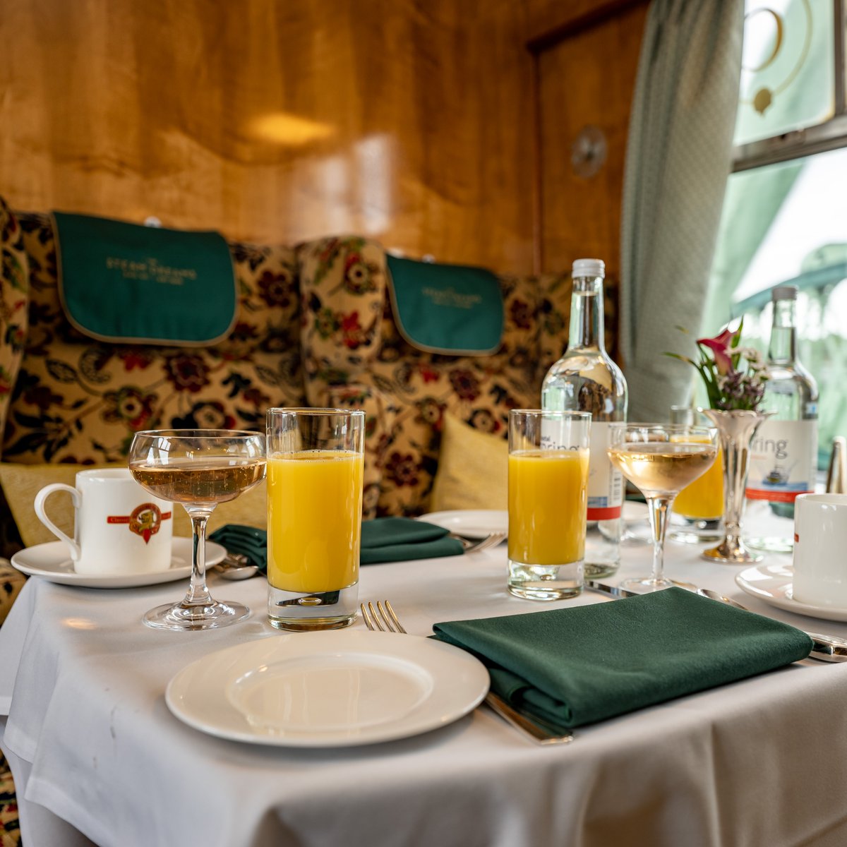 Sip Champagne and savour delightful patisseries amongst the serene setting of a beautifully restored carriage with our Sussex Coast Tour. 🍓🍰 Book tickets for Sunday, 8th September: bit.ly/3vJIrgL 📸 1: Colin Lee #steamdreams #daytrip #afternoontea #steamtrain