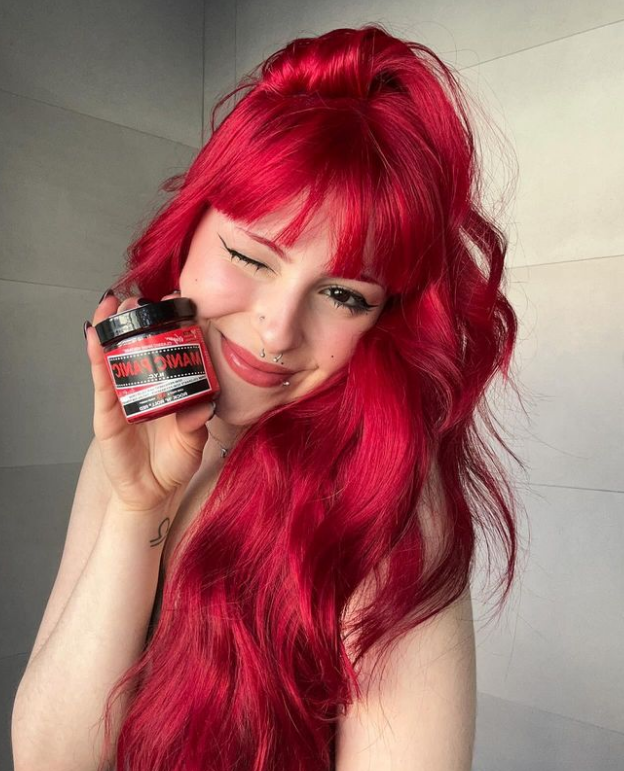 Are you looking to achieve a fiery transformation? 🔥🔥 Rock 'n' Roll Red is our truest red tone in the Manic Panic collection and it is just as vibrant as imagined 🩸 

Use it as a solo shade to create a silky bright red result just like @brunapinto03 💋 #manicpanic