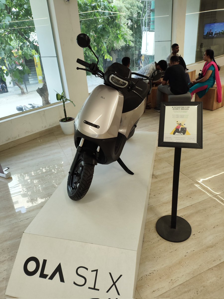 shrienergy's tweet photo. Ain't the Key looking gorgeous... π€©β‘π΅
Sitting on it feels like a Naked Sport Scooter #OLAS1π
More to come on the Sexy... S1X π
#EVChampion #keytofuture https://t.co/P6qJtneDr7