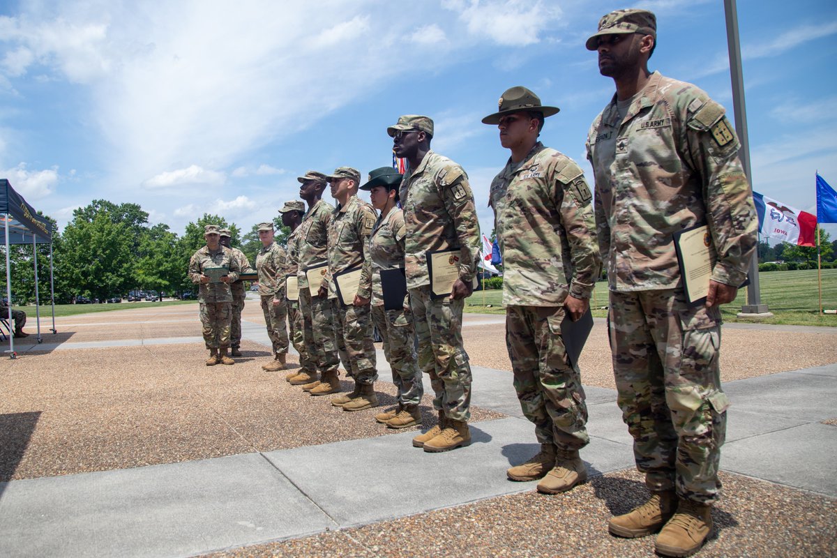 SCoE_CASCOM's tweet image. After a week of grueling competition, #CASCOM announced the winners of the 2024 CASCOM Best Squad and Drill Sergeant of the Year competitions.
Great job to everyone who competed this week.
#BestSquadCompetition #dsoy2024 #SupportStartsHere #BeAllYouCanBe