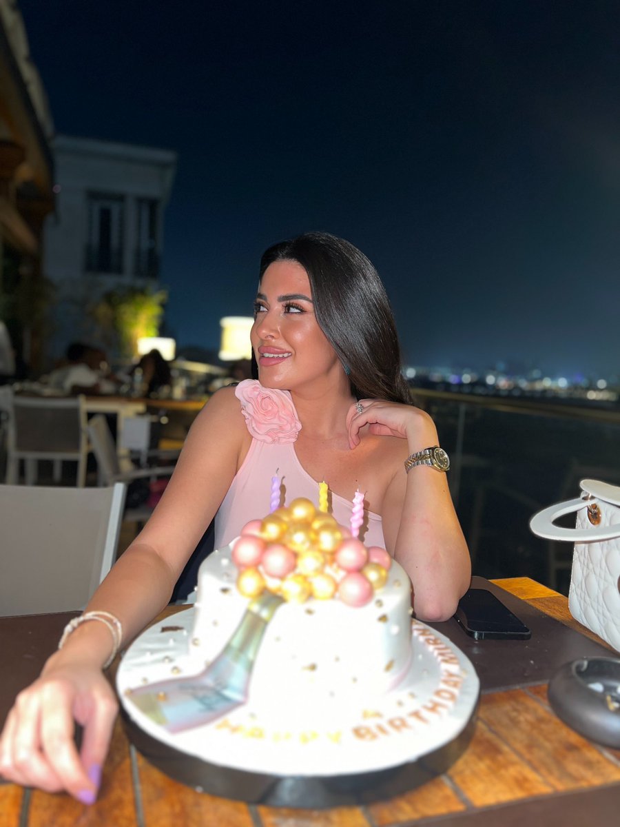 myrna_noureldin's tweet photo. 🌸🎂🌸 https://t.co/XA1Gxnucjd