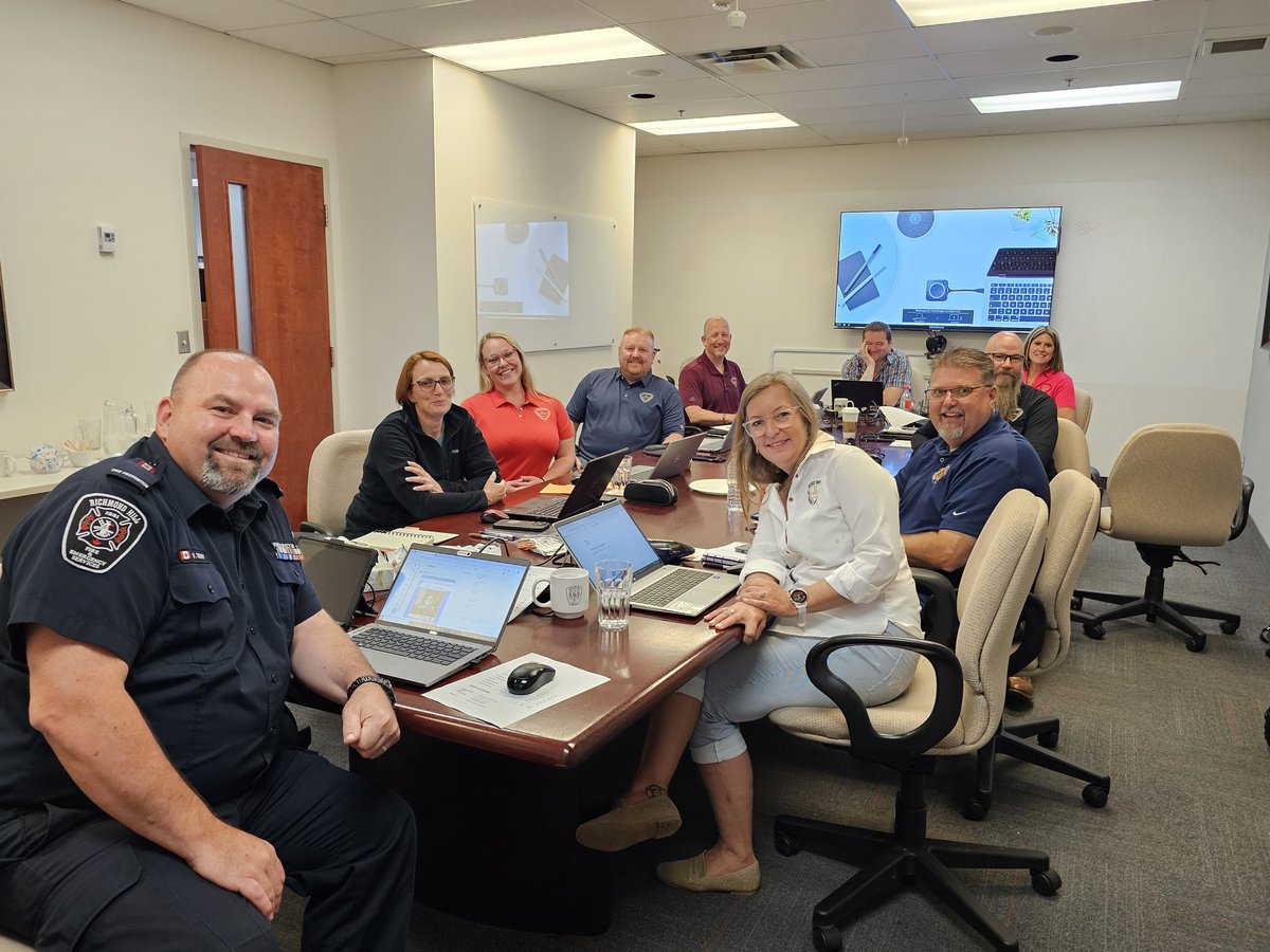 The OMFPOA executive is in @myRichmondHill at @RHFES today for our monthly meeting. Lots of work being done on behalf of our members. We're also continuing to plan for our Training and Education Symposium at the @SheratonParkway 8-12 Sept. Registration coming out in the next week