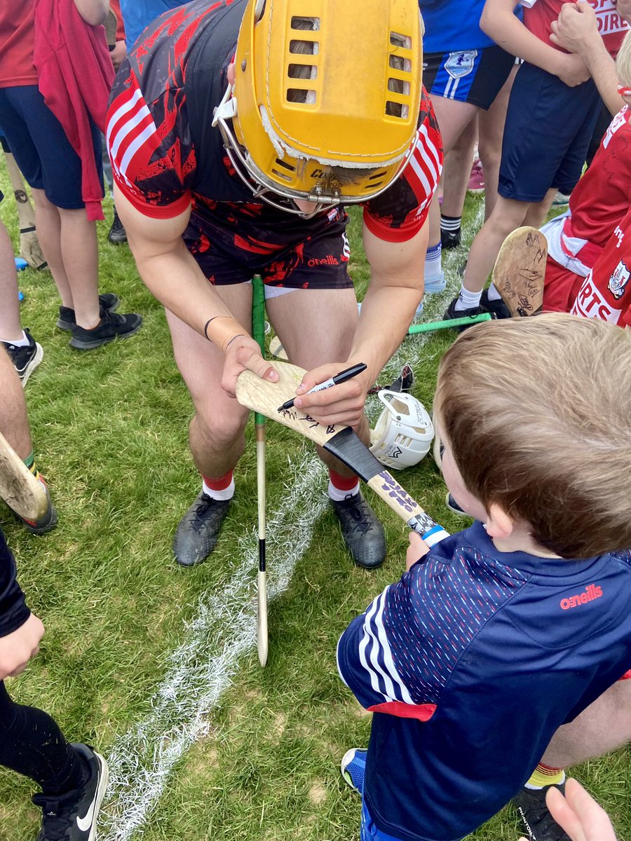 Fierce excitement this evening <a href="/ScarraGAA/">Inniscarra GAA</a> for <a href="/OfficialCorkGAA/">Cork GAA</a> open training session 👏🏻👏🏻#rebelsabu