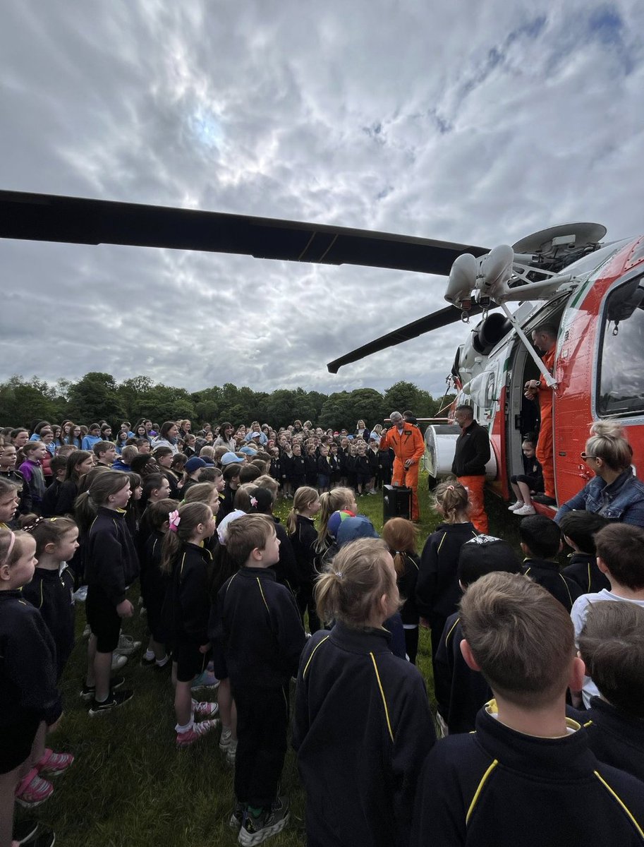 ConventNewport's tweet photo. Here's some more pictures of the Shannon coastguard helicopter visiting our school this morning. 😊🚁 https://t.co/YtIUSFHuSH