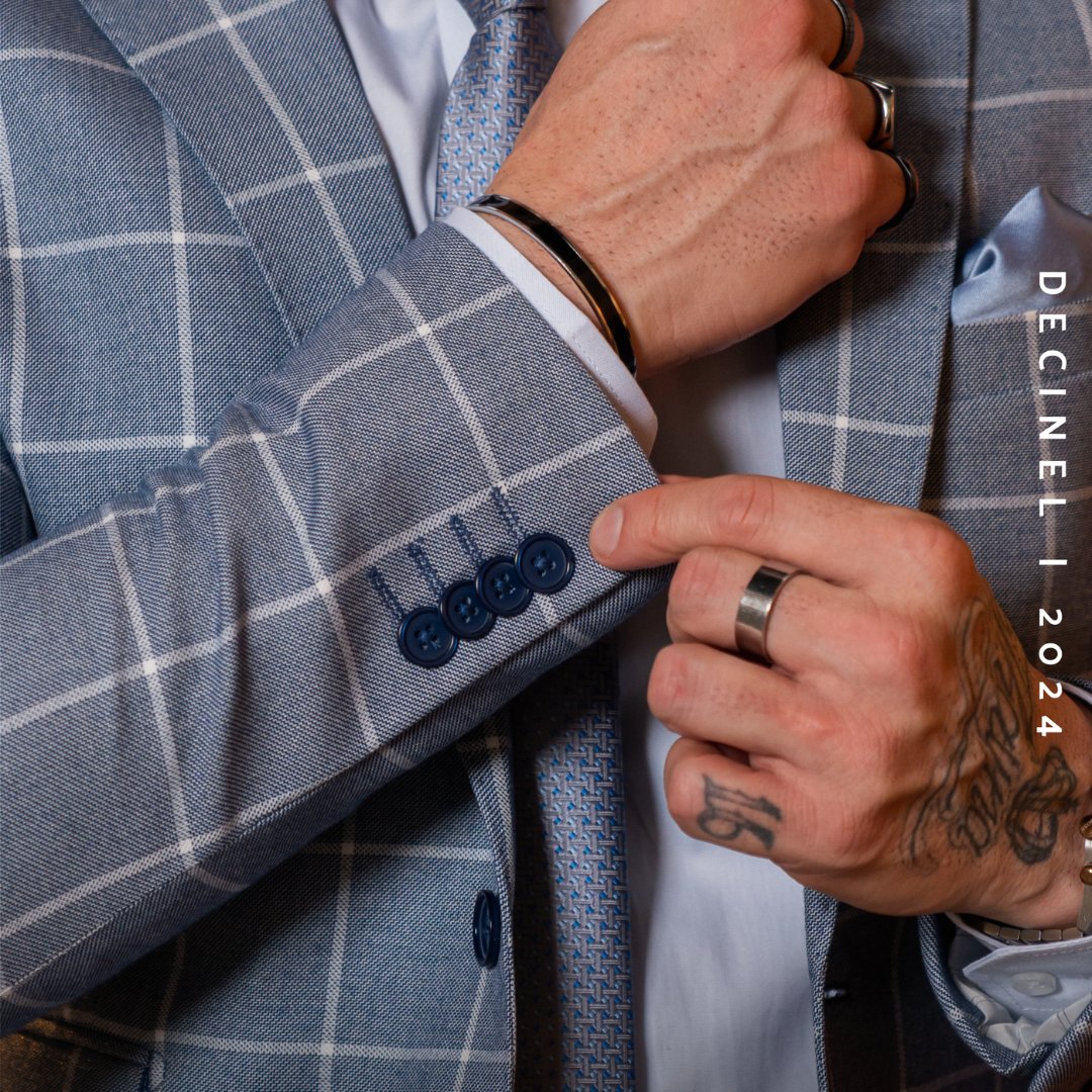 Decinel_Suits's tweet photo. Feito com 85% poliéster, 14% viscose e 1% elastano para o máximo conforto. Disponível em um vibrante cinza xadrez, é a escolha perfeita para quem busca sofisticação com estilo.

📲Whatsapp->(11) 98297-2535

#Ternos #TernosDecinel #TernoSlimFit #TernosMasculinos #TernosParaNoivos https://t.co/xdgnfxaG0F