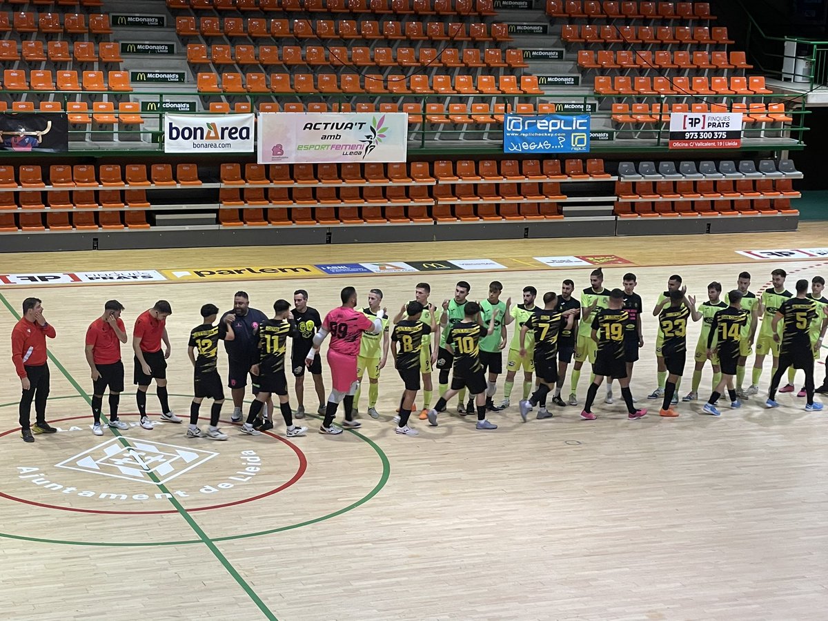 XavierEstradaF1's tweet photo. Últim partit de #Lliga amb l’ascens al sac @futsalleida #onzesetembre 💙 @AthVilatorrada https://t.co/5OyqlwWHTR