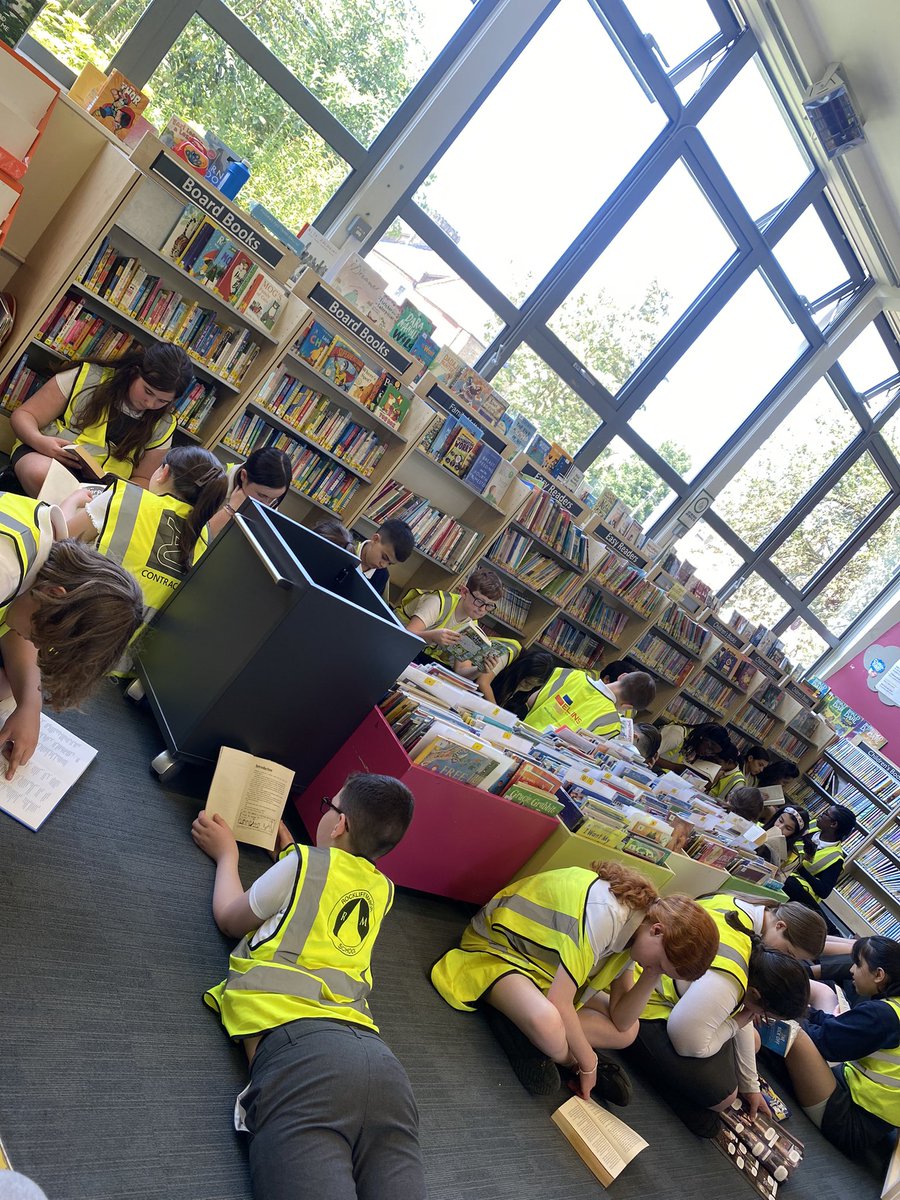 RockliffeManor's tweet image. Year 6 enjoyed their time at @SladeLibrary this week. They browsed the library, picked a book from their collection and enjoyed quiet time delving into their books before heading back to school. Thank you for your continued support in promoting a love for reading @IPAT_Edu