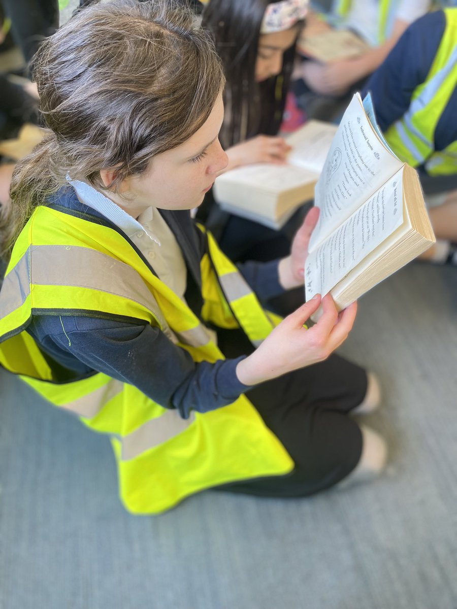 RockliffeManor's tweet image. Year 6 enjoyed their time at @SladeLibrary this week. They browsed the library, picked a book from their collection and enjoyed quiet time delving into their books before heading back to school. Thank you for your continued support in promoting a love for reading @IPAT_Edu