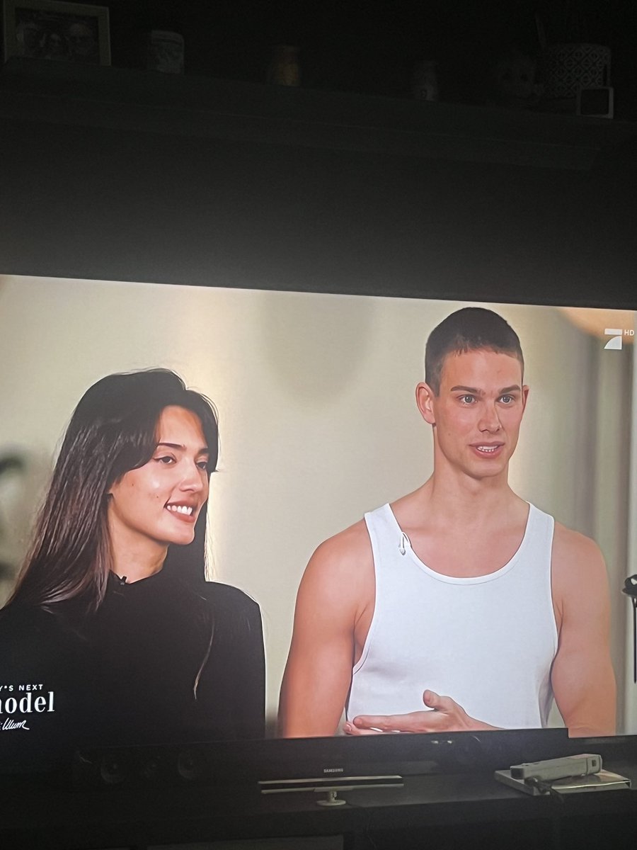Danielklss's tweet photo. Same energy #GNTM https://t.co/kHV7yhObZz