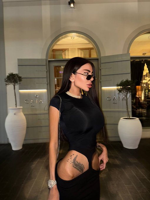 Evening adventure time 🍸🌙💫  join me here 🔞 https://t.co/3H2G1vB0Cg https://t.co/mHtjpIJPSu<a href="/tag/alaia"class="tags"><span>#alaia</span></a>