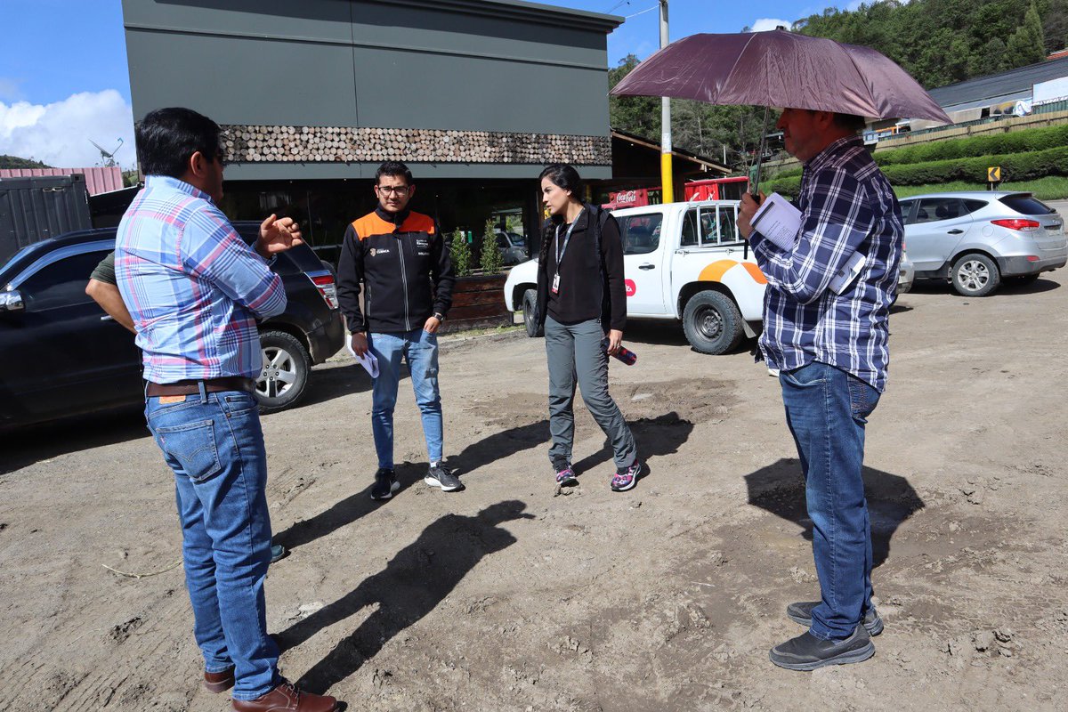 Se realizó una inspección conjunta con <a href="/CGACuenca/">CGA de Cuenca</a> , <a href="/RiesgosCuenca/">Dirección de Gestión de Riesgos</a> y el gad parroquial de Tarqui a fin de coordinar el plan de remediacion del relleno realizado en la parroquia Tarqui

#AmorPorCuenca 
<a href="/czamoramatute/">Cristian Zamora M</a>