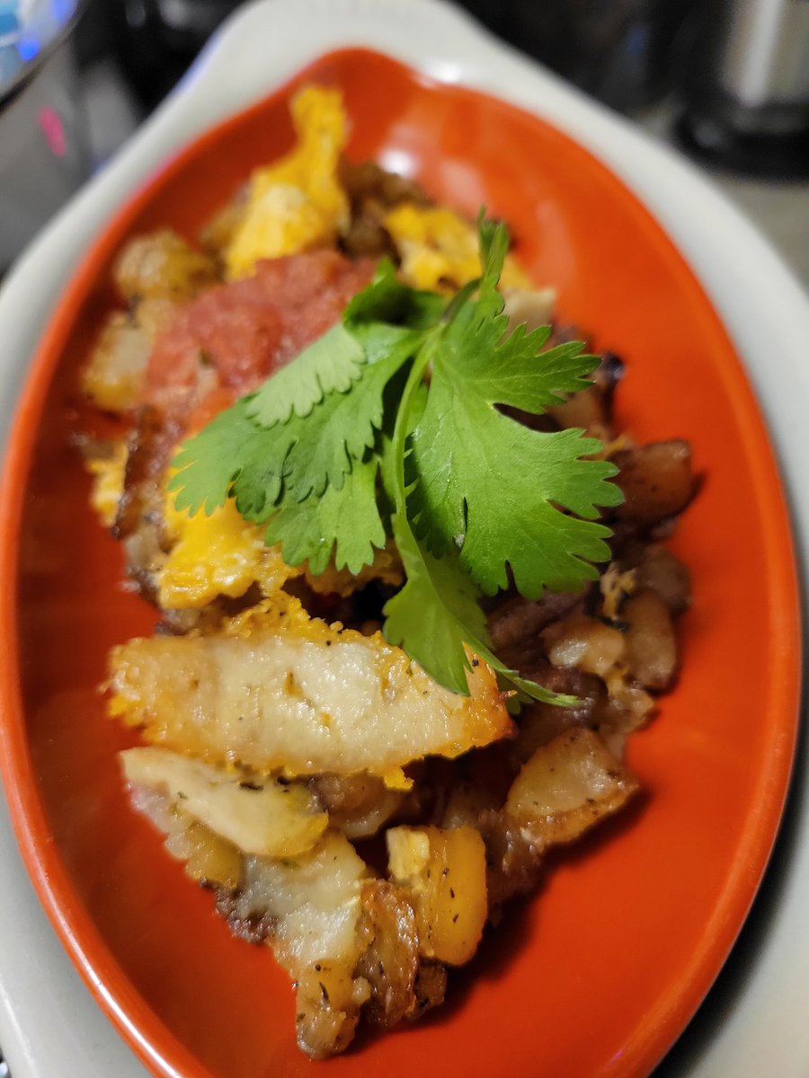 mamiof3kids's tweet image. The first and second pictures are cooking from this morning. (As I listened in on spaces)  I prepared my dinner for later..  even for tomorrow.  The third picture is from a bit back....
#ThrowThursday