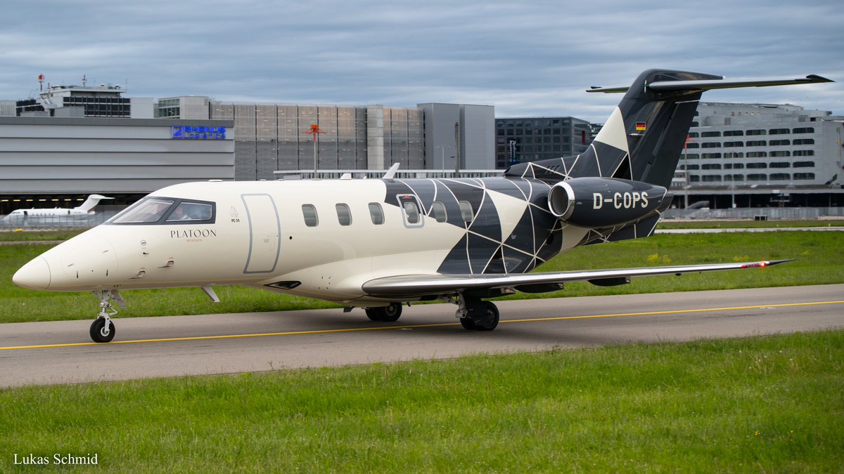 aviation_schmid's tweet photo. Platoon Aviation / Pilatus PC-24 / D-COPS / ZRH - 28.4.24

#AvGeek #planespotting #planes #planespotter #aviation #aviationphotography #spotting #ZRH #ZRHAirport #ZRHmovements #pilatus #pc24 #dcops #platoonaviation https://t.co/dBaoJilgZw