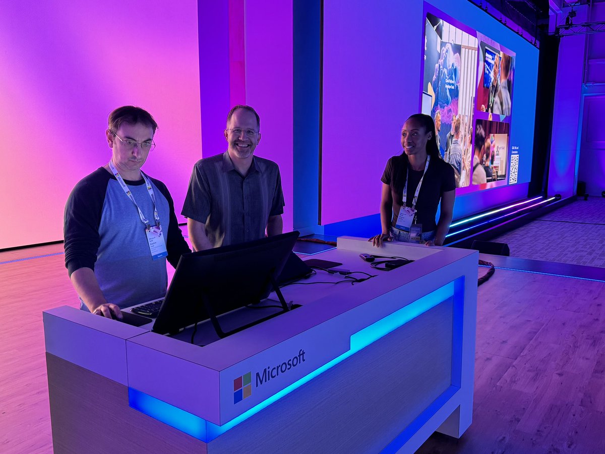jeffwilcox's tweet image. Highly Technical Talk starts at 12:30 with @shanselman and Stephen Toub  #MicrosoftBuild