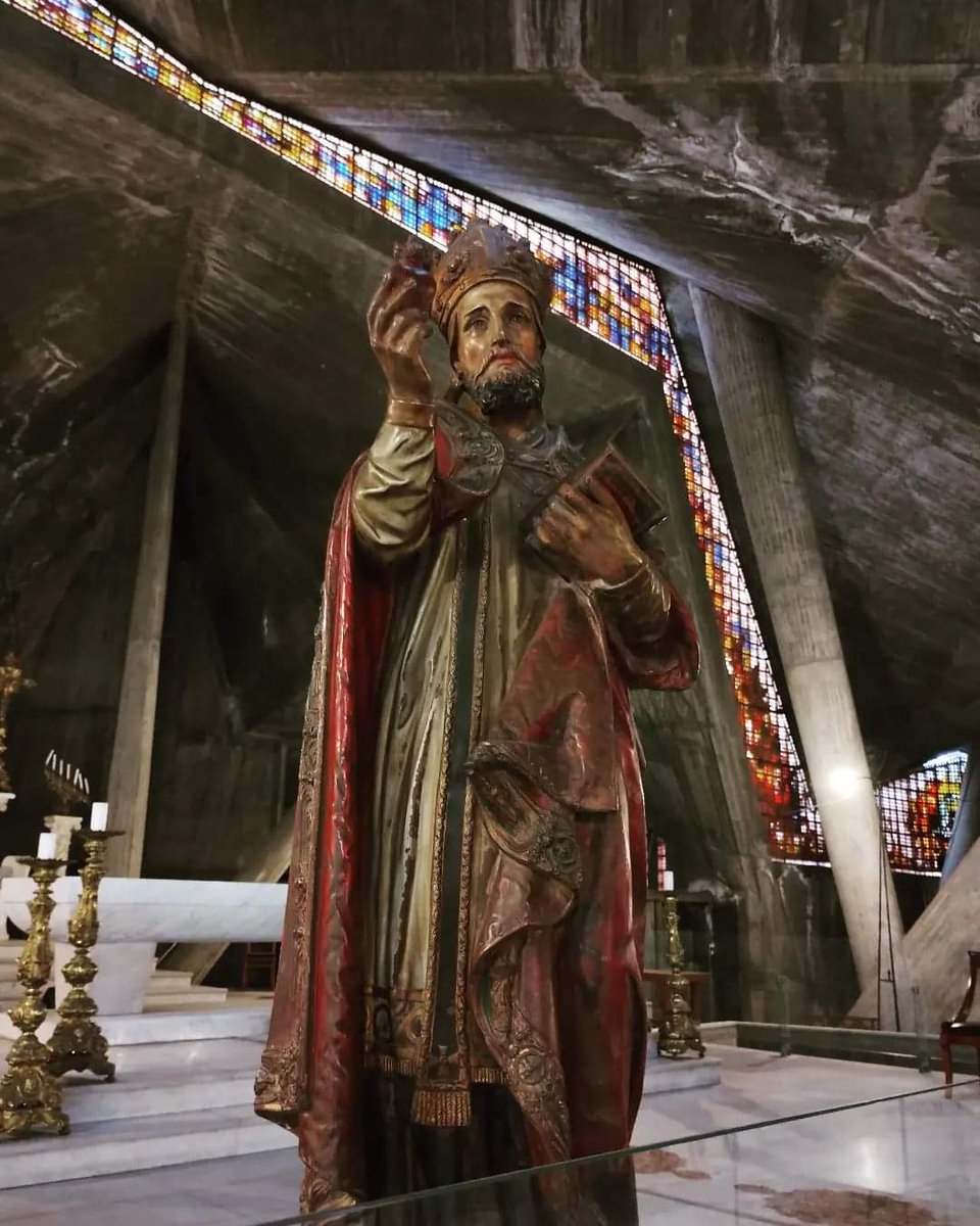 maelassal's tweet photo. Cathédrale du #Sacré_Cœur d'Alger, construite en 1956, devenue la nouvelle cathédrale d’#Alger après que la cathédrale Saint-Philippe eut redevenue mosquée en 1962. Les concepteurs se sont inspirés de l’Évangile selon Jean : "Dieu a planté sa tente parmi nous" 
#Algérie
#الجزائر https://t.co/OoeS0bvVhe