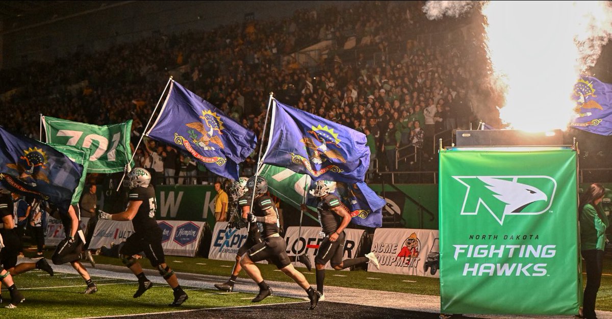 jimmiemaxson3's tweet photo. After a great conversation with @BubbaSchweigert I am blessed to have received my fifth Division 1 offer from The University of North Dakota!! @UNDfootball @SamKing10 @Dkirkwood_UND @BrotherRiceFB @CoachQuedenfeld @CoachCano @DeepDishFB @EDGYTIM @LemmingReport @PrepRedzoneIL https://t.co/LKAUheEVW7