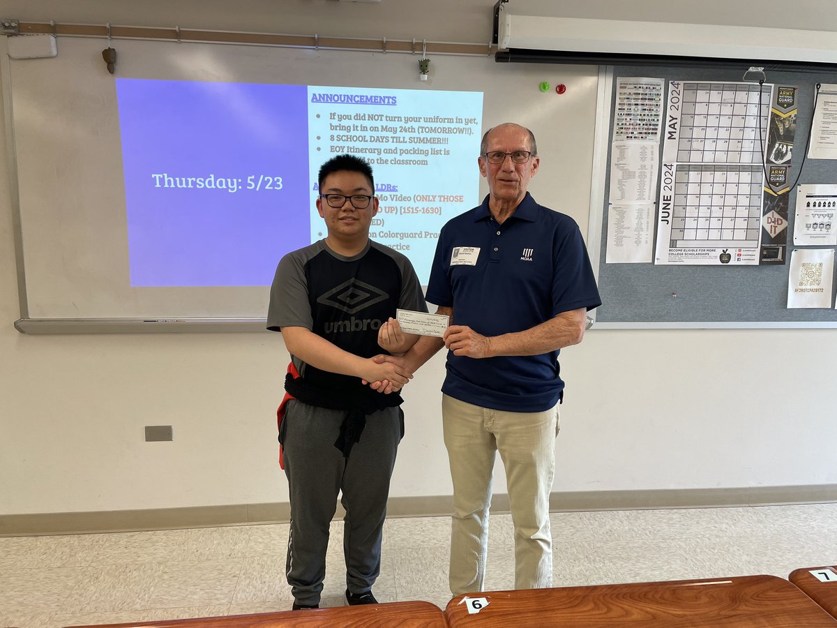 Today Vincent Vuong received a scholarship from the Lancaster County MOAA to attend Saint Francis University’s 2024 Computer Science & Cybersecurity course. @MuhlJuniorHigh @MuhlHighSchool @muhlsd