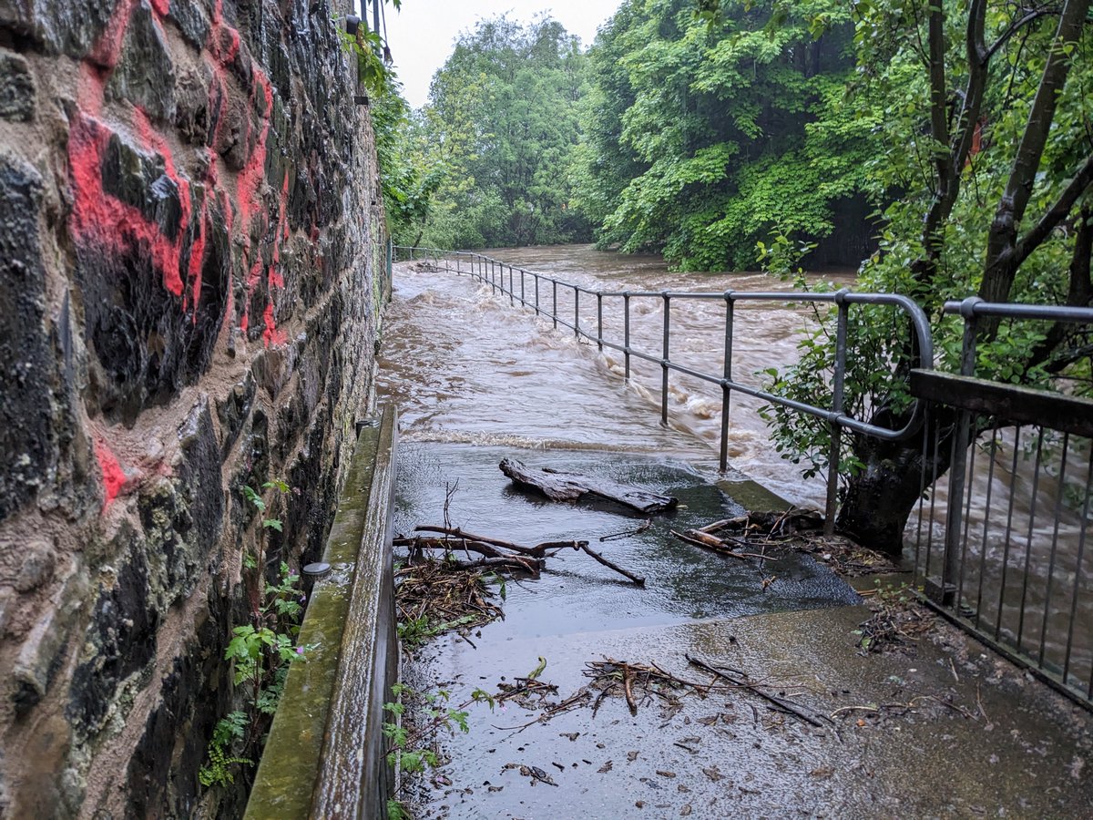 Rob Earl tweet media