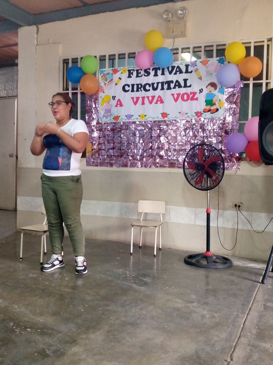 CEINViCENTEES's tweet photo. CDCE Municipio Plaza, Red Territorial N°4, 23/05/24 más de nuestro Festival Circuital "A VIVA VOZ" @yraniaort @CdcePlaza @_LaAvanzadora @rosabecerra https://t.co/CILPZPXxRN