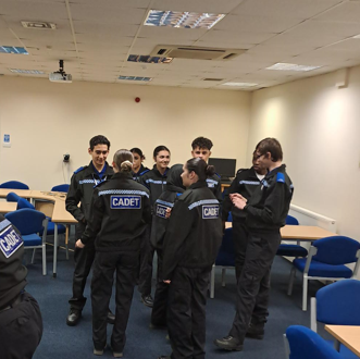 🚨This week Unit Ccommander Tim delivered an input to the @CadetsWMP @CoventryPolice @CoventryCityWMP @PtCoventry and looked at Drink, drugs and Psychoactive substances. Looking at what are legal & what are not, followed by Drill with Cadet Leader Rachael🚨