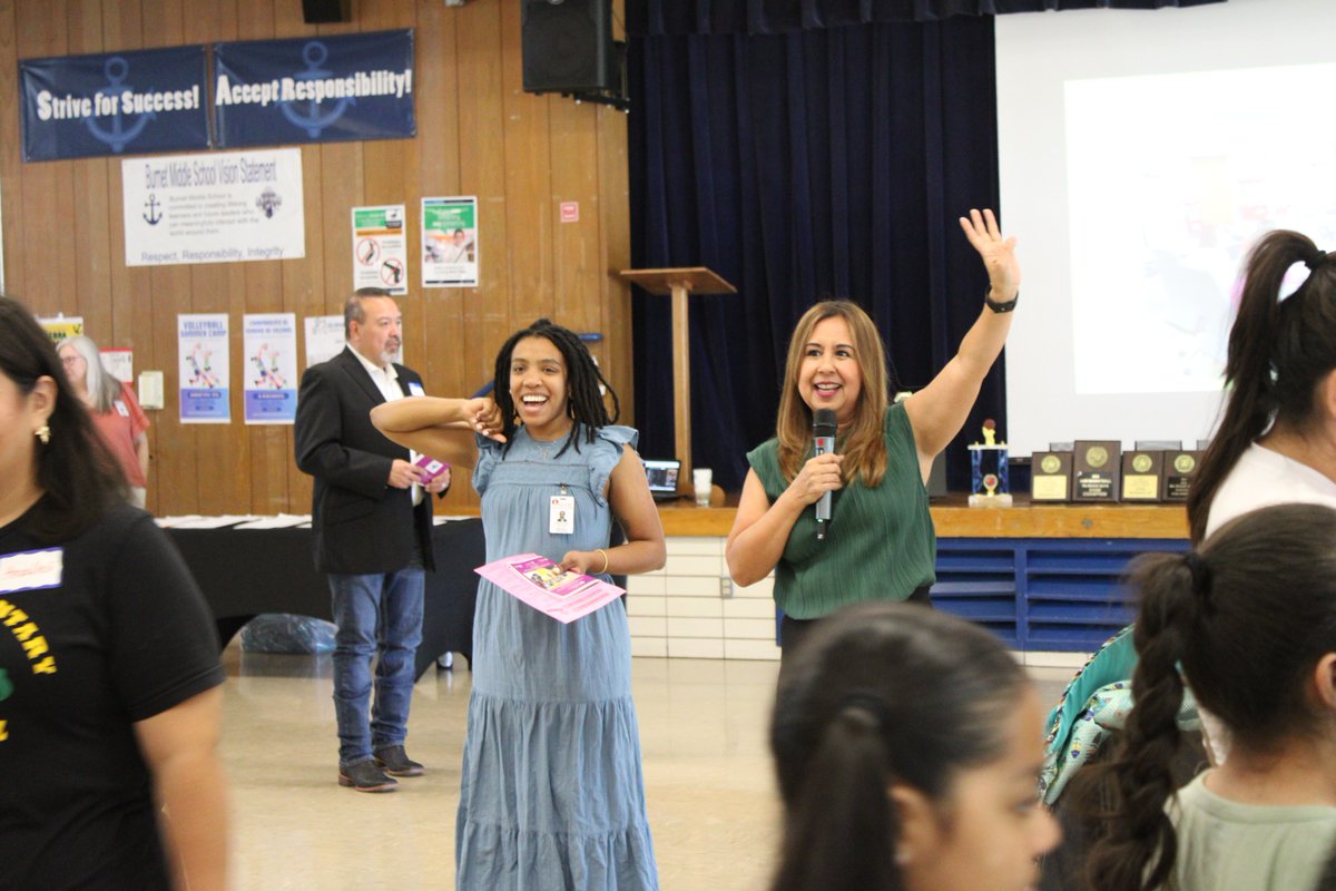 AustinISD's tweet photo. Every leader counts, and today, we celebrate our #AISDParentChampions who are making a difference in the lives of parents and their communities. 🌍✨

#AISDParentChampions #MakeADifference #FamiliesAsPartners @famaspartners @AISD_SEL_CPI https://t.co/CyKTfaqKXb