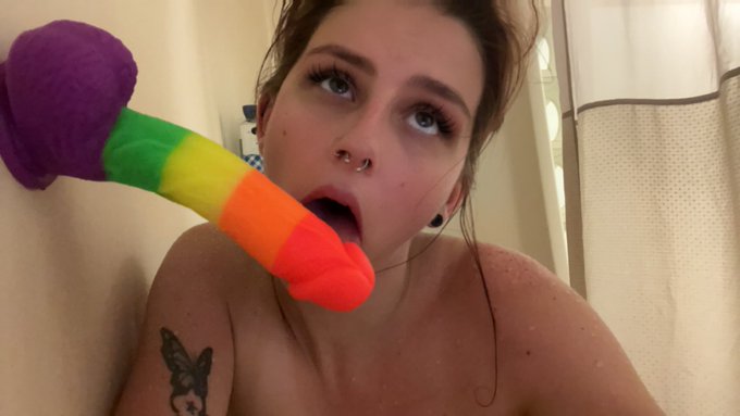 Psssst I have a videooo 🤭😜 https://t.co/MvVP7aGLt8