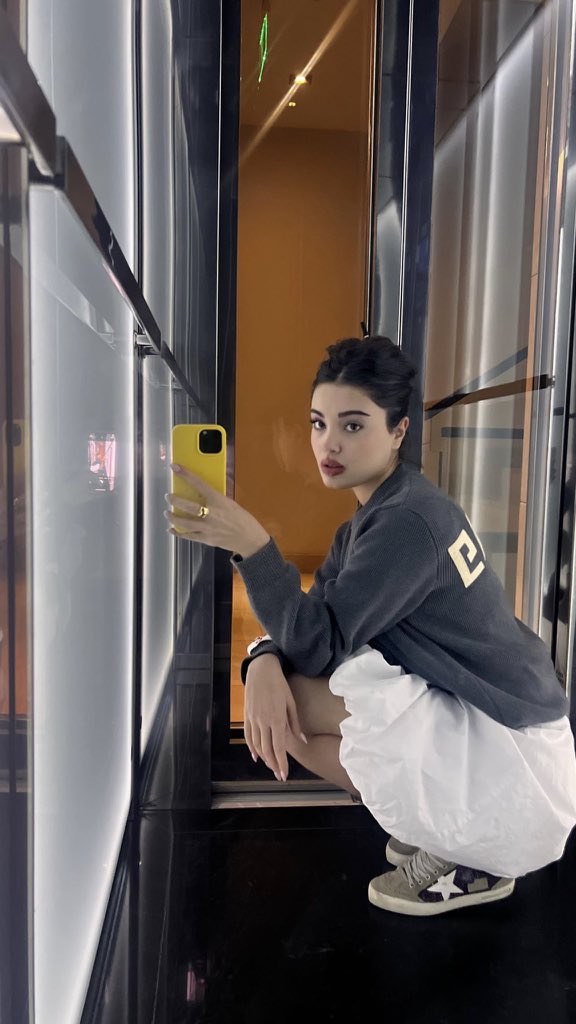 LizgeComertFans's tweet photo. New story from Lizge Cömert on IG 🔥

 #LizgeCömert https://t.co/xwMVmVNgFM