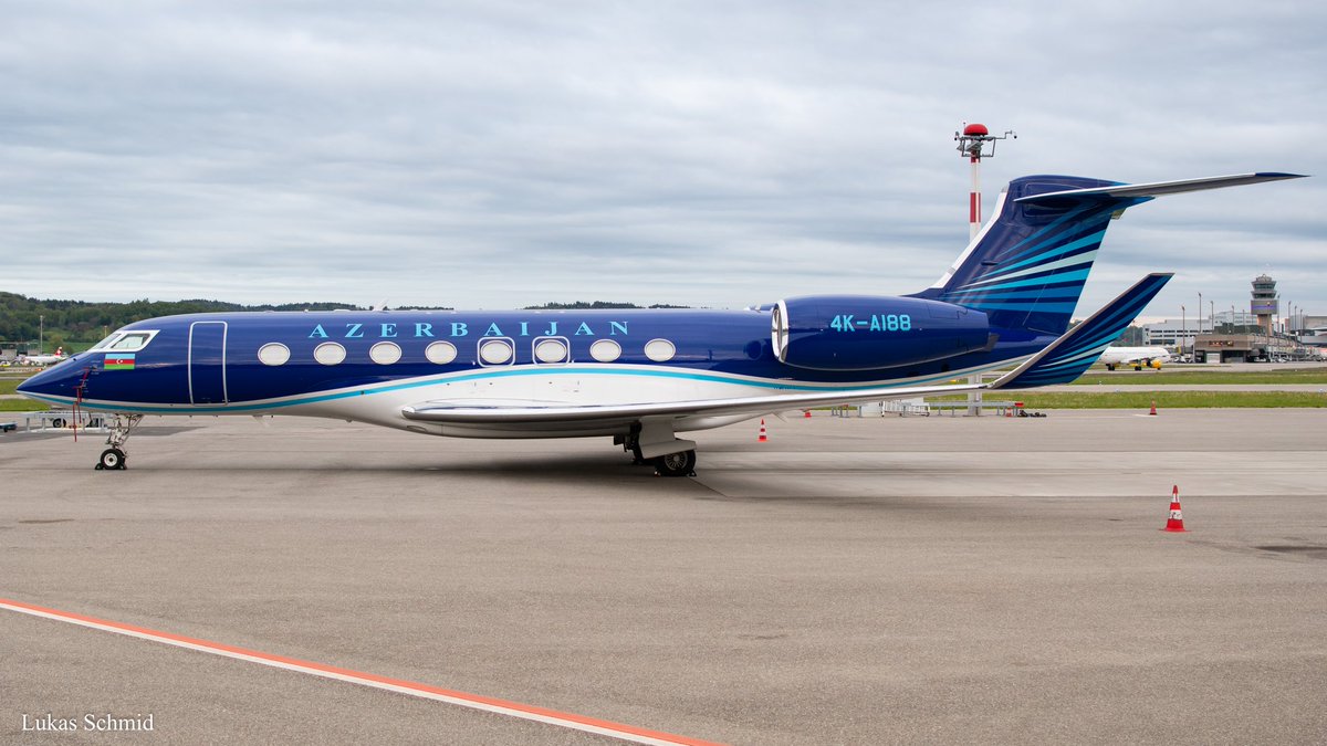 aviation_schmid's tweet photo. Azerbaijan Government / Gulfstream G650 / 4K-AI88 / ZRH - 28.4.24
#AvGeek #planespotting #planes #planespotter #aviation #aviationphotography #spotting #ZRH #ZRHAirport #ZRHmovements #g650 #gulfstream #4kai88 #azal https://t.co/1cMNgkirEn