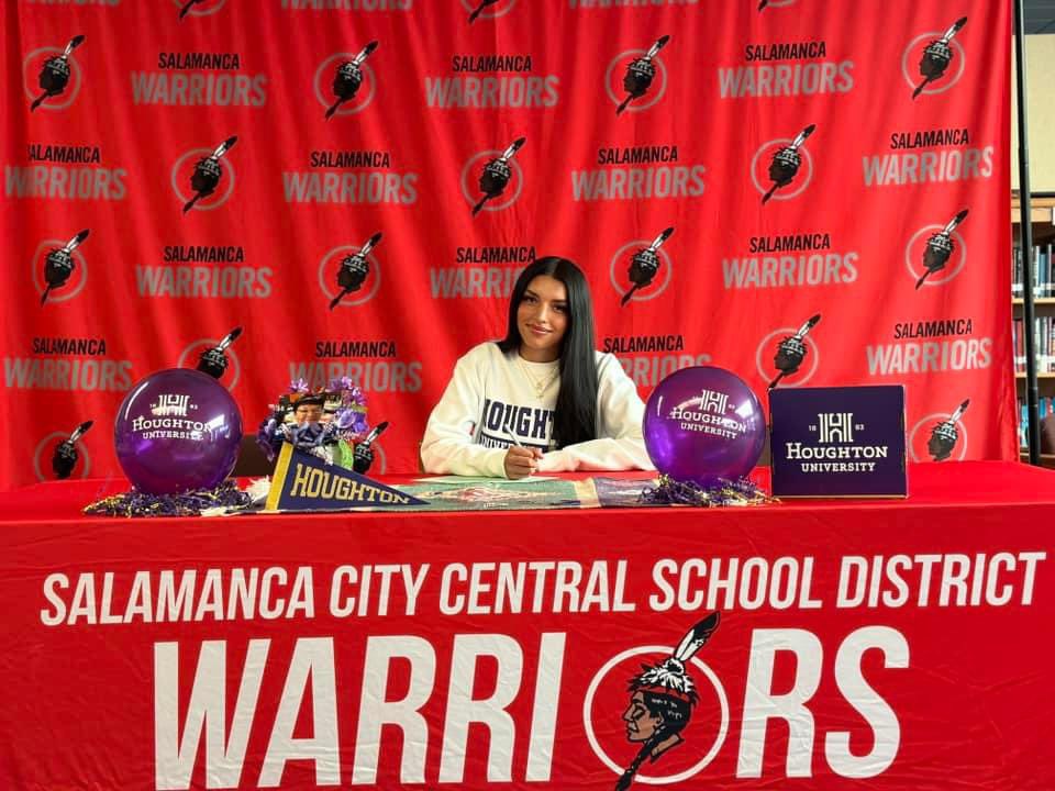 SalamancaGBB's tweet photo. OFFICIAL: Senior guard, Karina Crouse has committed to Houghton University of @TheNCCAA to play Division III college basketball. Congratulations Nina, we can’t wait to watch you at the next level. Highlanders are getting a good one!

@houghtonwbb 
@salhswarriors 
@SalamancaPress https://t.co/1l3SjHZeSl