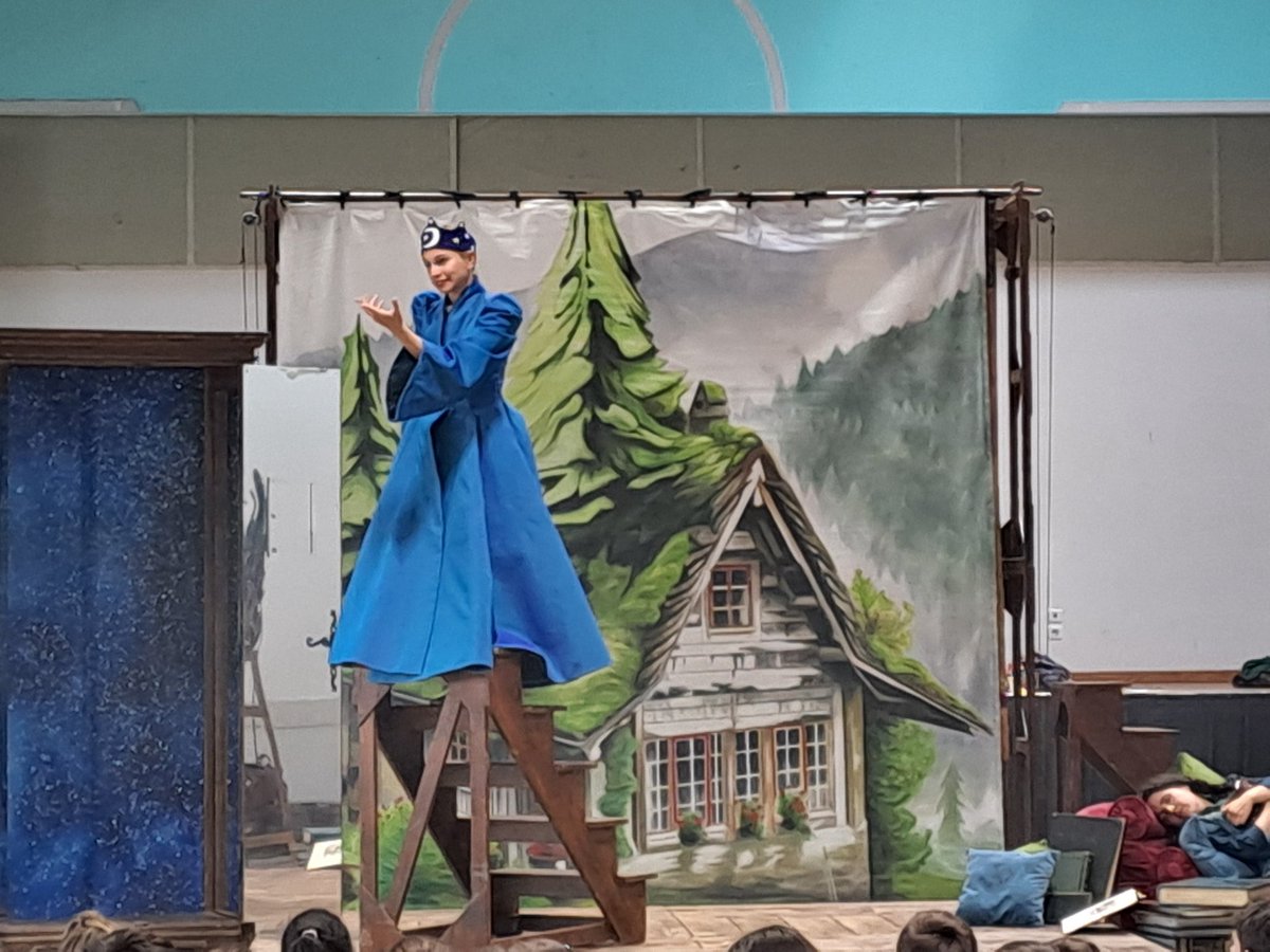 cdi_voltaire12's tweet photo. Quelle chance pour 220 élèves de 6e, 5e, 4e et CM2 de #Capdenac d'assister à un spectacle d'une telle qualité : le bus Papageno. Merci aux artistes et techniciens de @operaducapitole et merci @DAACToulouse de permettre un tel projet #EAC https://t.co/EwgoFWrhKH