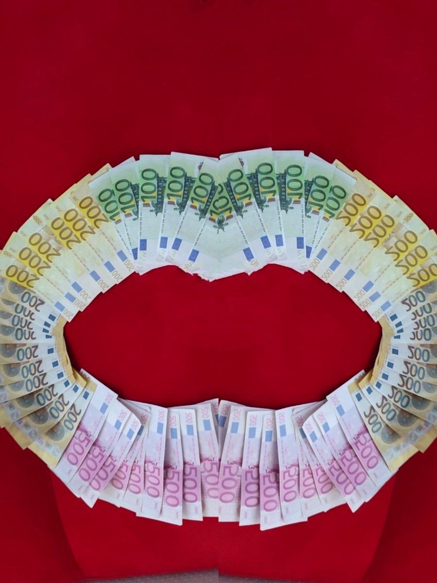 Burda ka euro var bilen varmı bilene hediye var