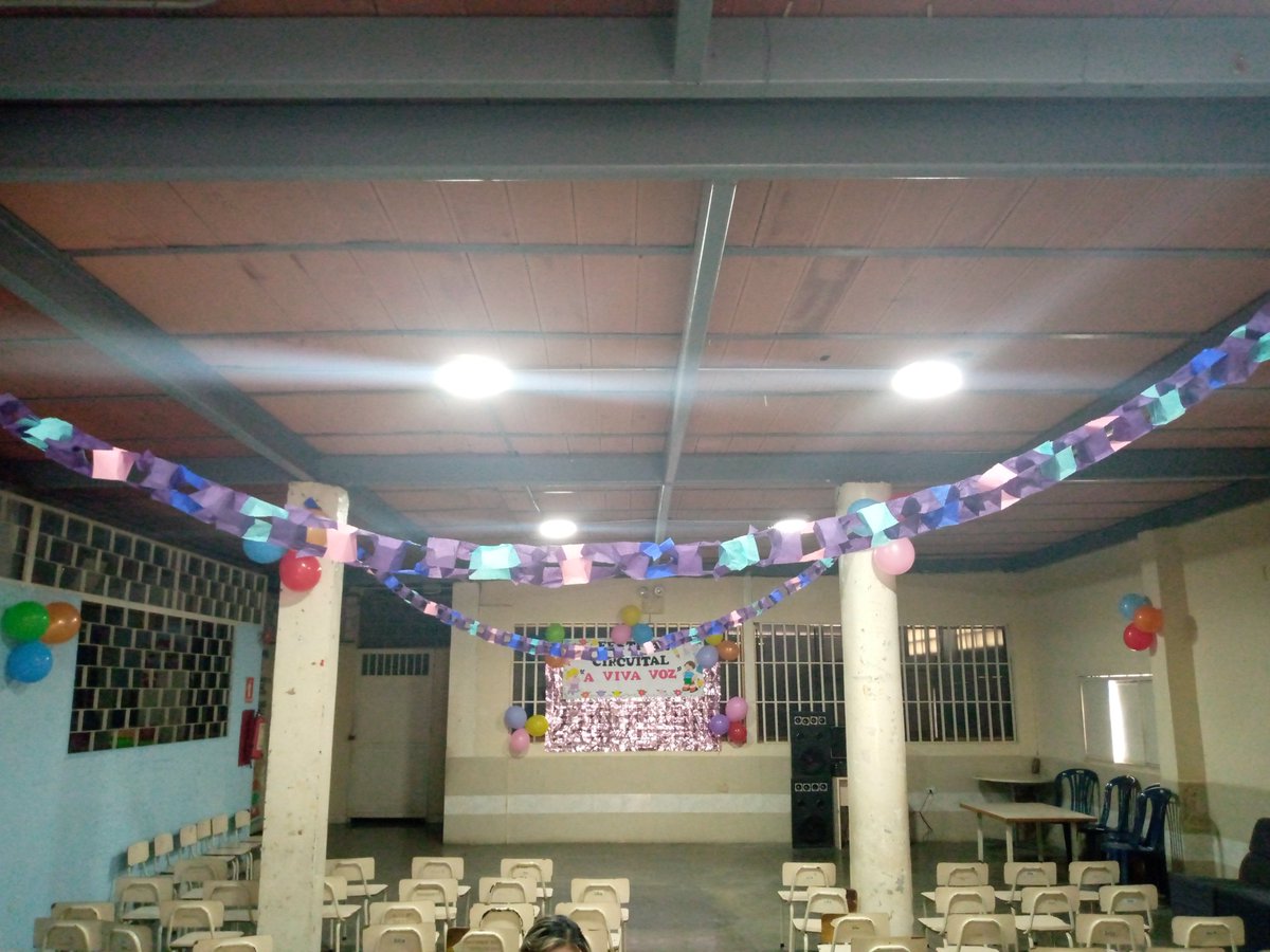 CEINViCENTEES's tweet photo. CDCE Municipio Plaza, Red Territorial N°4 Trapichito, el día de ayer 22/05/24 en los espacios del CEIN Vicente Emilio Sojo,se acondicionó el espacio para El Festival Circuital "A VIVA VOZ" @yraniaort @cdceplaza @_LaAvanzadora @rosabecerra https://t.co/Iuc4yf6JBx