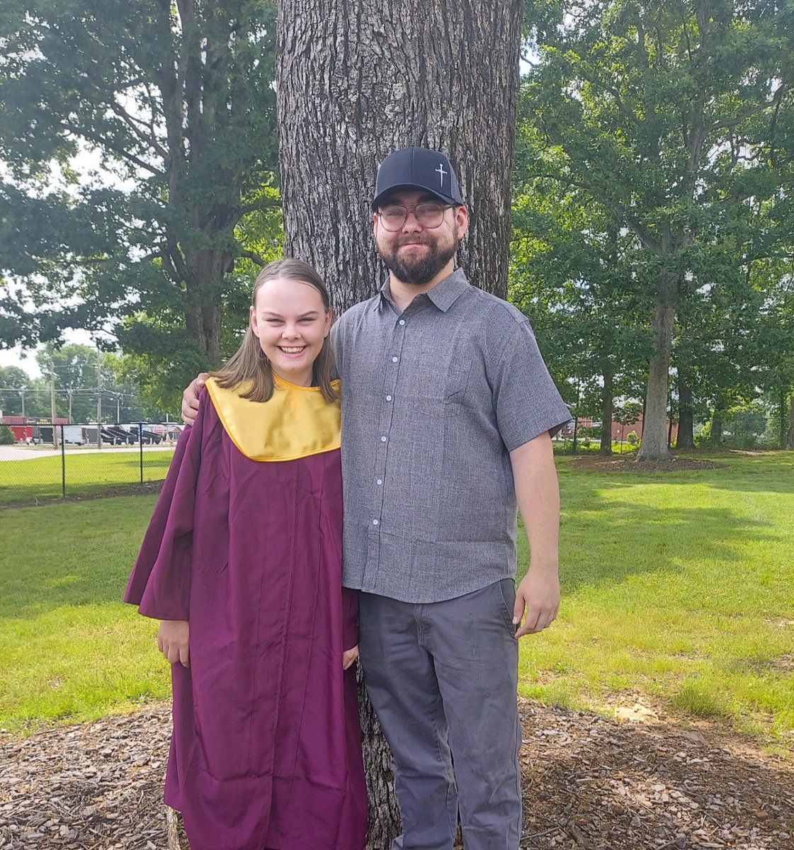 AdamHurst89's tweet photo. .@Emilymhurst09 is officially graduated!! https://t.co/OjC1xQ3lRF